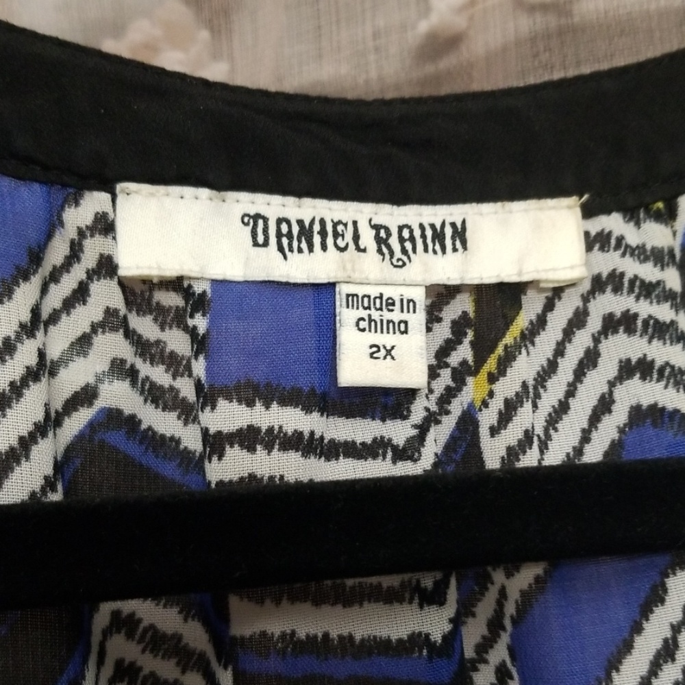 Patterned blouse - Picture 2 of 3